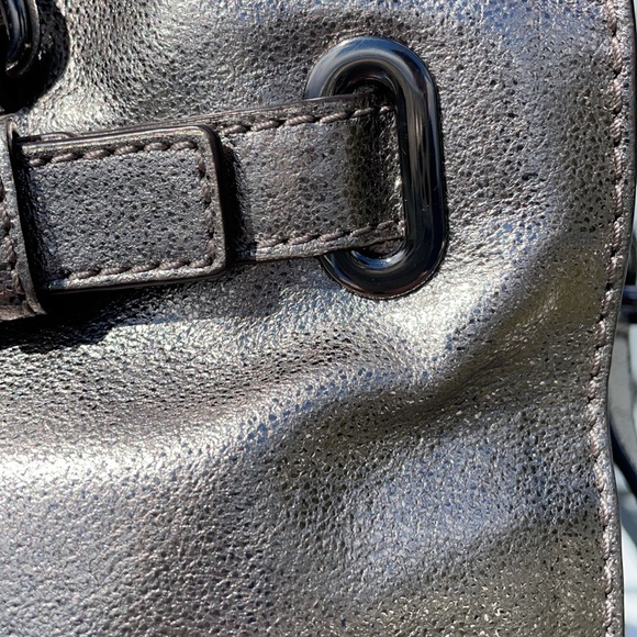 Metallic Micheal Kors Bag - Picture 5 of 7